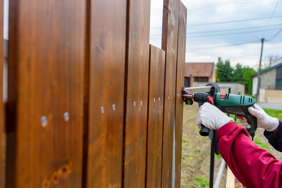 Differences Between Diy And Professional Fence Installation Port Orchard WA Differences Between Diy And Professional Fence Installation Port Orchard WA